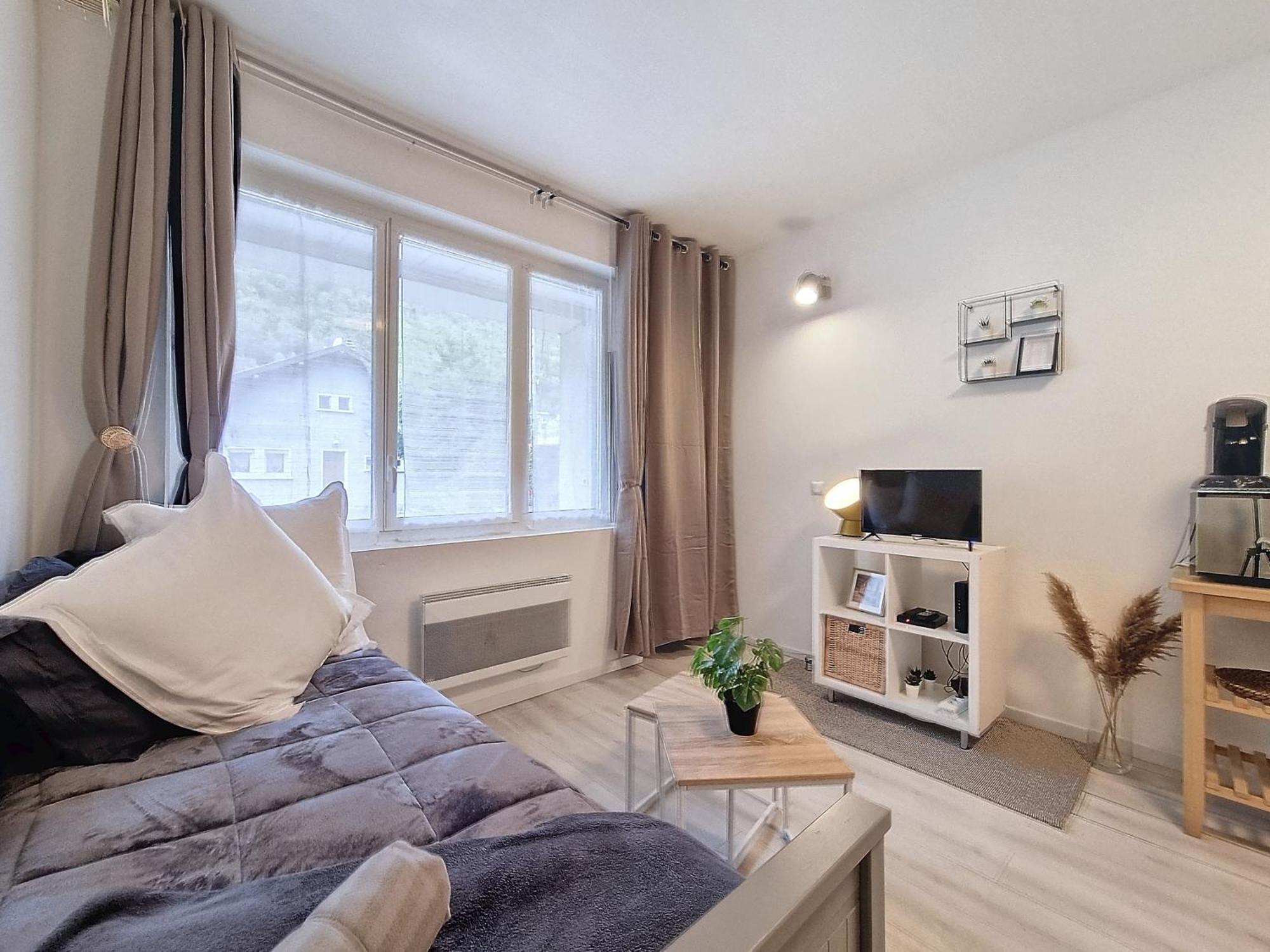 Budget Studio Proche Lac ซิวริเย ภายนอก รูปภาพ